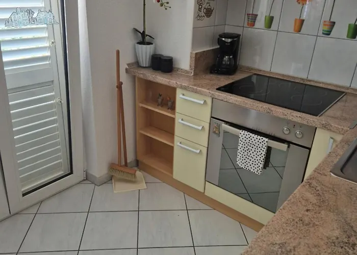 快乐公寓 * 察夫塔特