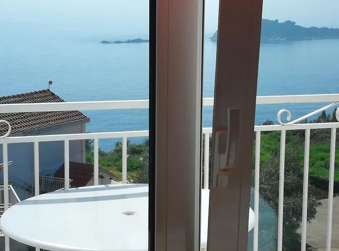 快乐公寓 * 察夫塔特